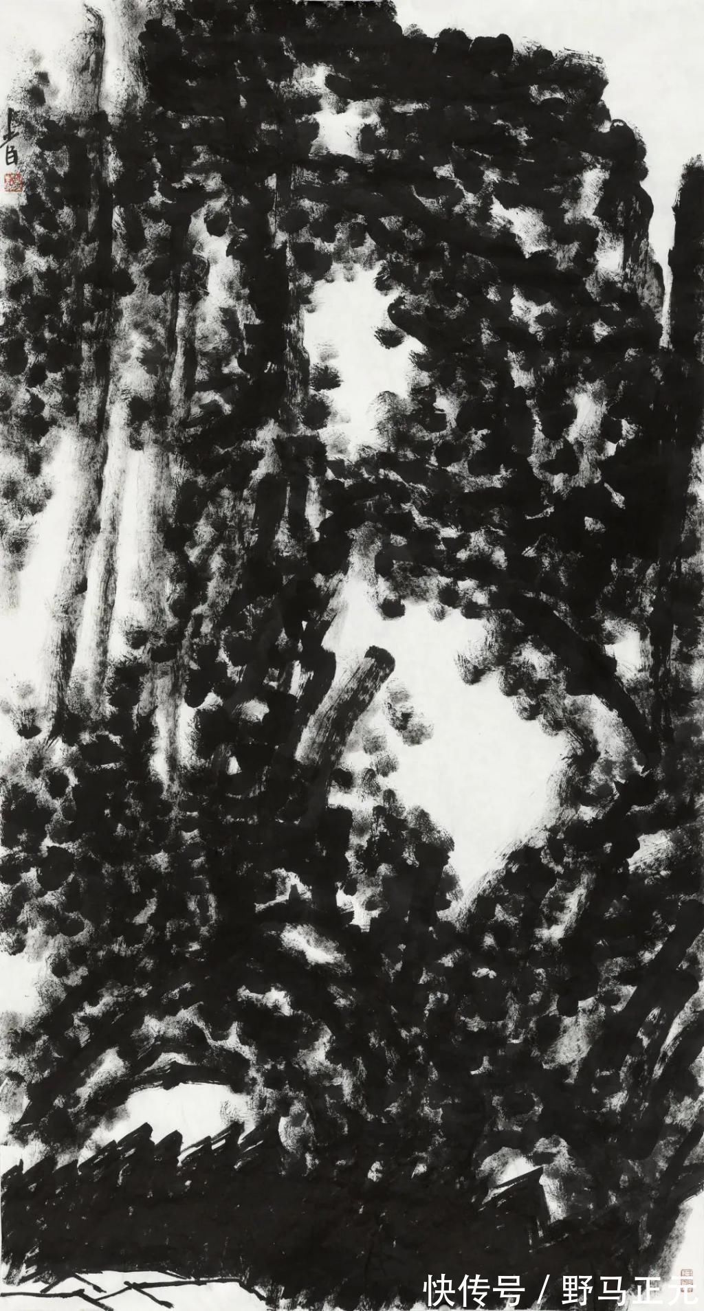 绘画作品$他的绘画用重墨、浓墨,焦墨,干墨叠加在一起黑得发亮黑得有层次