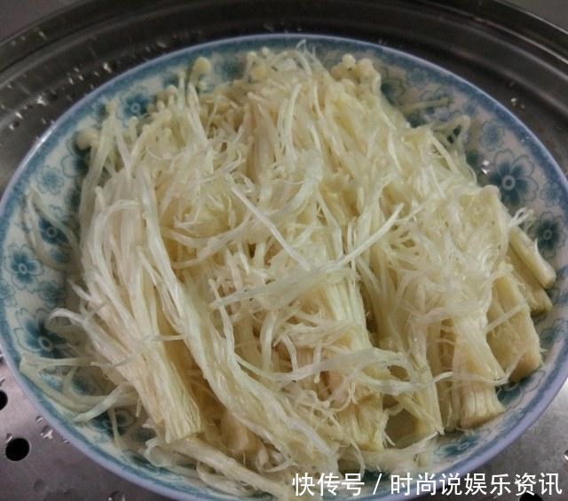 蒸金针菇，简单又营养，分分钟光盘！