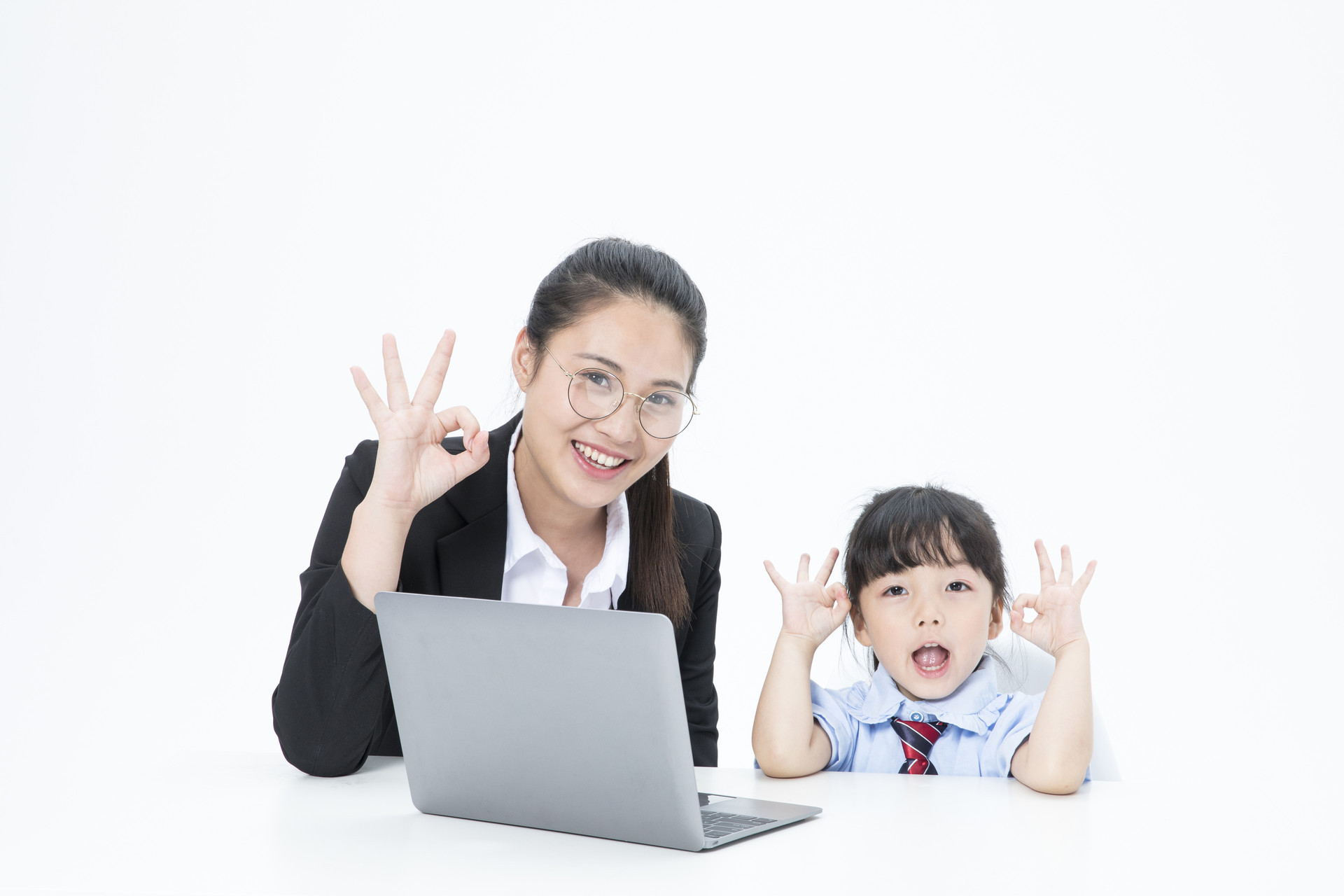 孩子|宝宝认不认生,决定了孩子的聪明程度,这可不是迷信