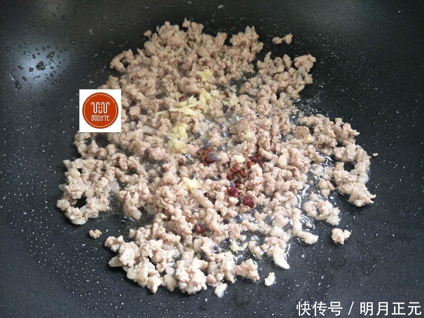 老少皆宜|这道菜最解馋,最下饭,我家隔三差五就做它,每次都吃个精光!