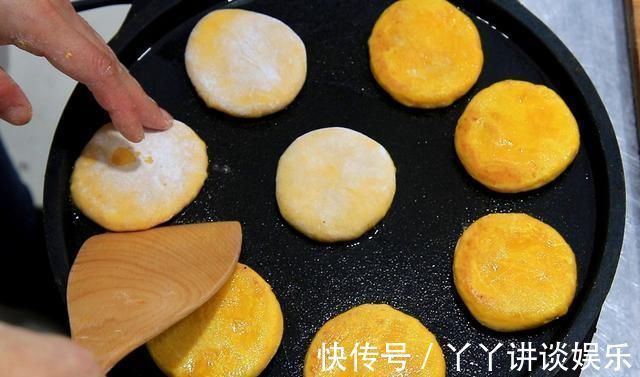 阿飞|南瓜里打2个鸡蛋，竟然这么好吃教你10分钟快速搞定全家早餐