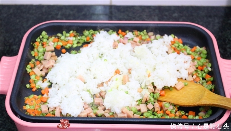 居家过日子,必学此款营养炒饭,食材灵活组合,简单快手又好吃