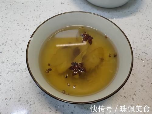 丸子|炸丸子想要外酥里嫩,有人加淀粉、有人加面粉,教你正确做法