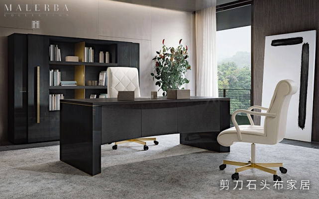 意式轻奢,沾染了生活里的烟火气,依然优雅动人