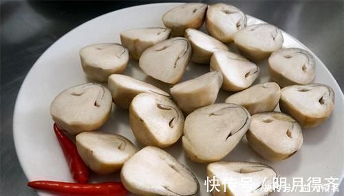 草菇|女性过了40,3种食物要多吃,排毒养颜滋补身体,改善血液循环