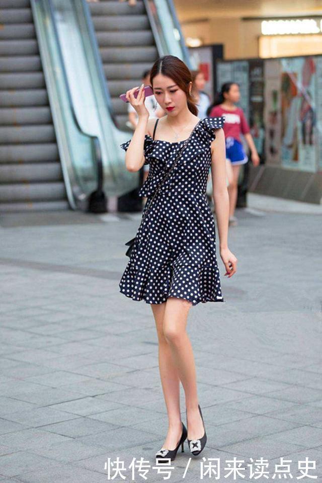 “小短裙”已经失宠了!今年开始流行“热恋裙”,遮肉显瘦又百搭