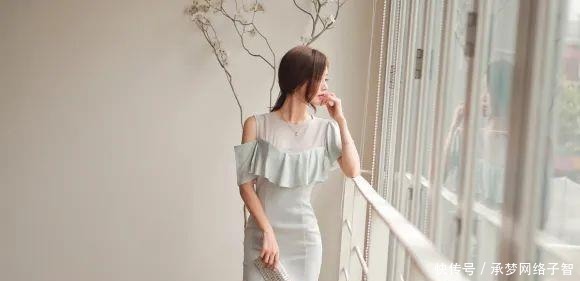 淡青|美女鉴赏:朦胧薄荷竹叶淡青吊摆连衣裙