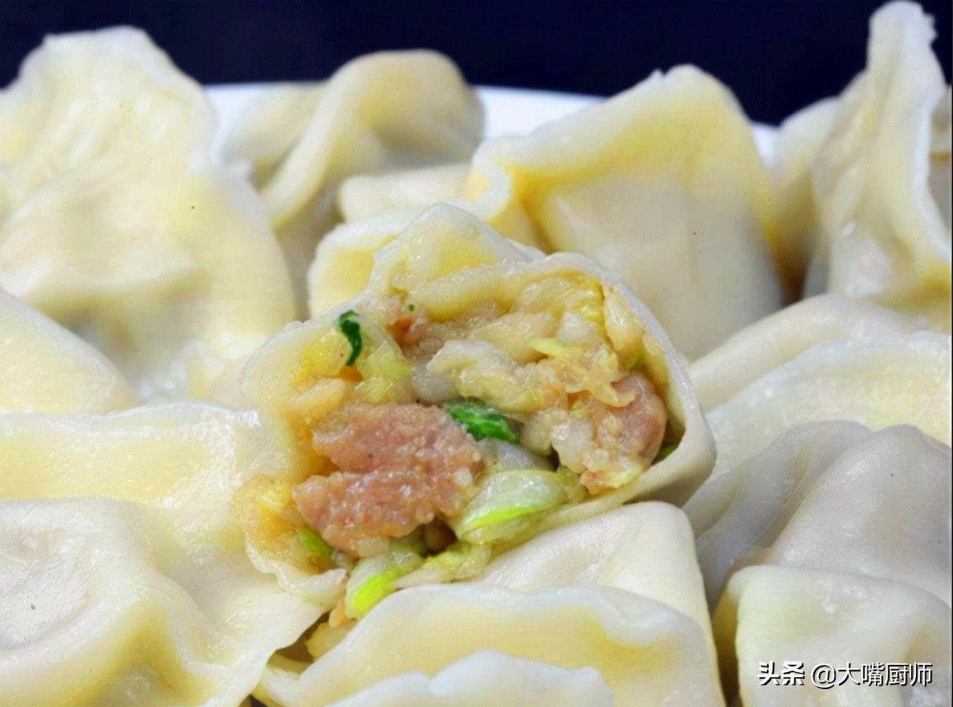 老辈人调饺子馅的3个经验，饺子饱满紧实，鲜嫩多汁，你不学吗？