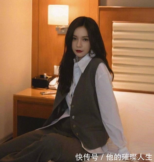 时髦 “白衬衣”怎么搭才时髦高级,试试这4个搭配新思路,谁穿谁美