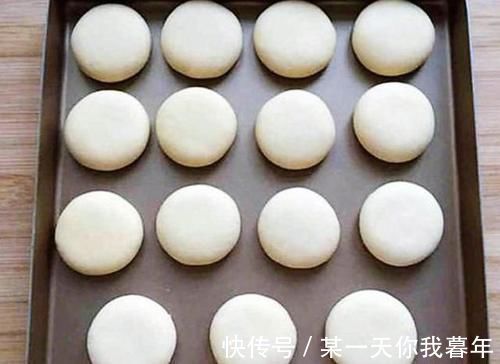 早餐饼|做这种饼不加一滴水,不含添加剂,松软香甜,大人孩子都爱吃!