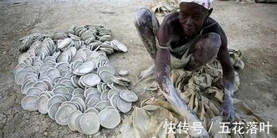 铁子们|去淘宝搜了下“异食癖”，我才知道原来吃土也能上瘾！