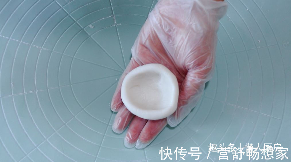 爆浆|年糕不用买,撒点糯米粉,加点热水自己做,咬一口,还会爆浆