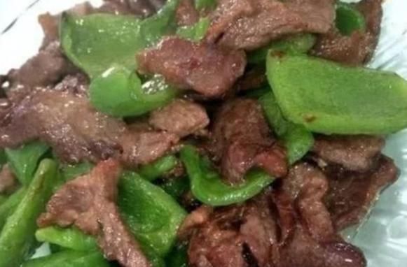 常吃|炒青椒时加一宝,小孩常吃,提高免疫力,少生病,个头也蹭蹭长高