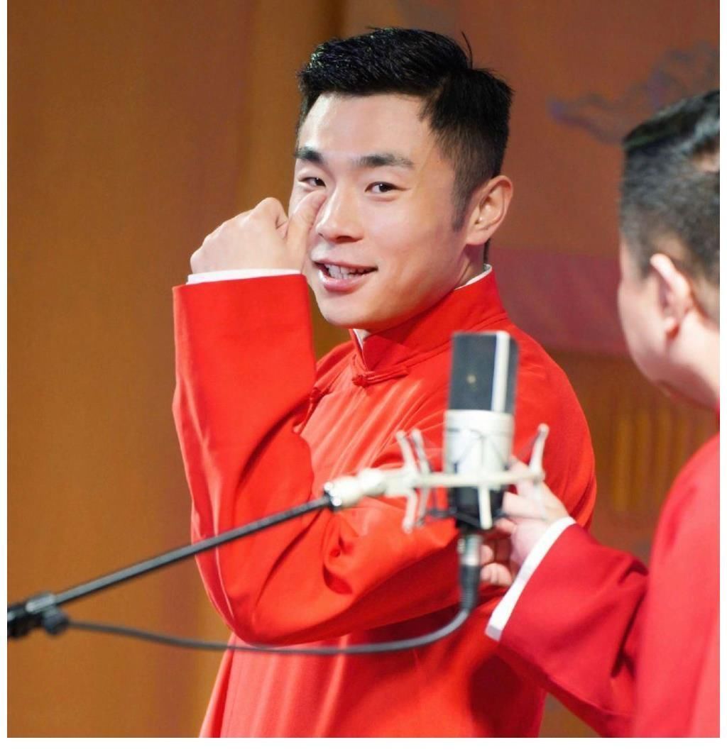 德云斗笑社2正式营业,6位老成员现场放狠话,句句有排面