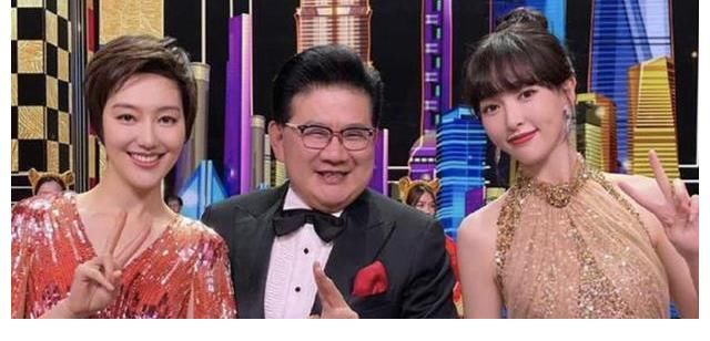 央视《向幸福出发》结束,主持人王冠暂别舞台,现身上海台春晚