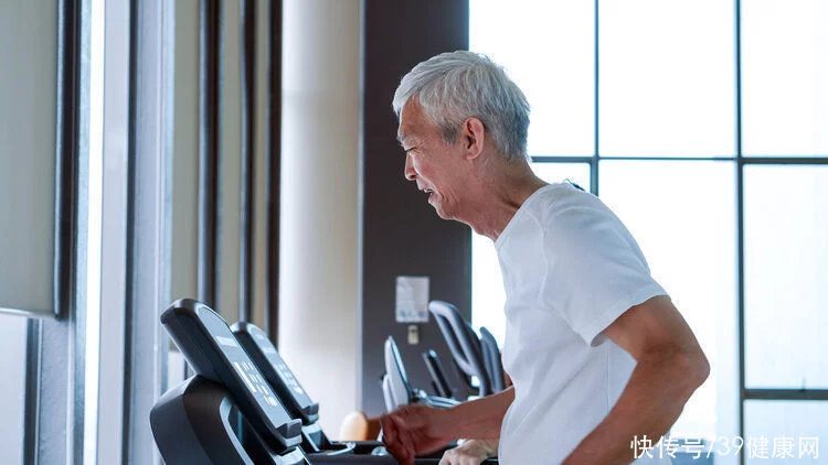 锻炼可能会让你加速衰老！这5种运动方式，我劝你放弃