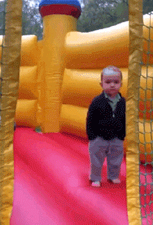 |搞笑GIF: 你可能永远不知道 长发女孩脸到底能有多大