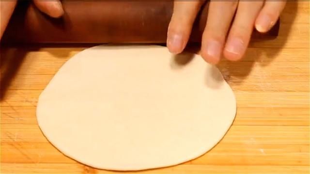  家里|家里有红薯的试试这样做，上锅一蒸，蓬松暄软，比面包还好吃