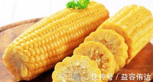 睡眠质量|3种食物是失眠“帮凶”，2种水果是助眠“高手”，吃对才能睡得香