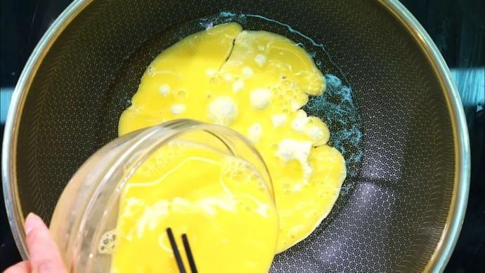 鸡蛋|《养生厨房》今日菜谱：胡麻鸡蛋