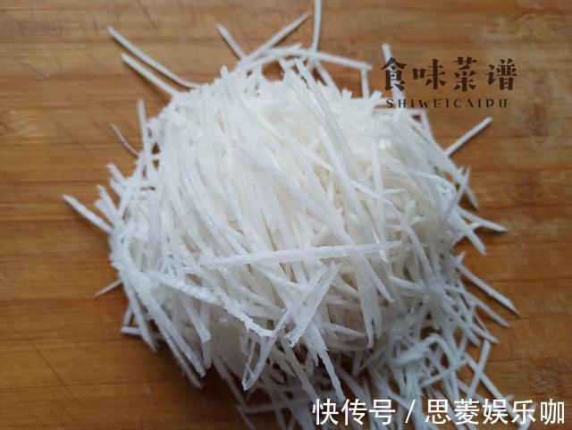 鲜美|萝卜汤好喝有秘诀,汤里加点它,成本不过3块钱,出锅味道特鲜美
