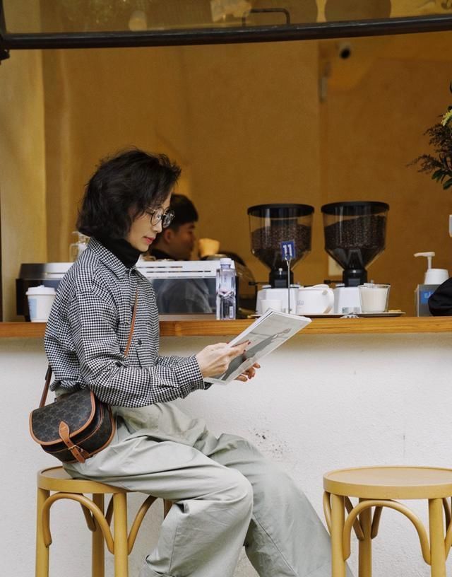 女人|30岁女人不忍拒绝的6款春装搭配,减龄又时尚,这样穿简直美炸了