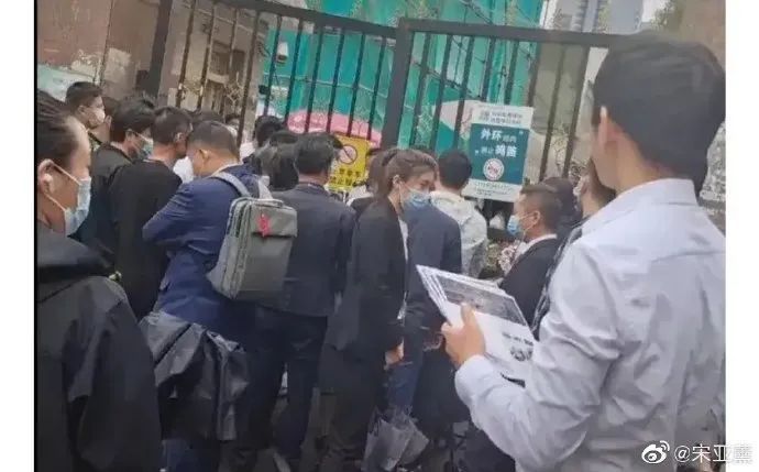 抛售|套现4.5亿?“上海房叔”抛售93套房产引轰动,真相来了