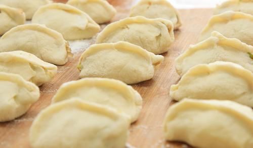 费事|不费事在家做出正宗水煎包，其实不加水更让你酥脆鲜香流口水