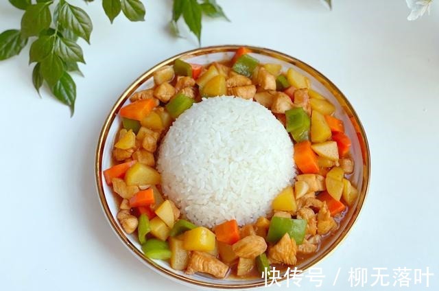 天冷了，就喜欢这种懒人盖浇饭，有菜有肉又有汤，拌米饭超香！