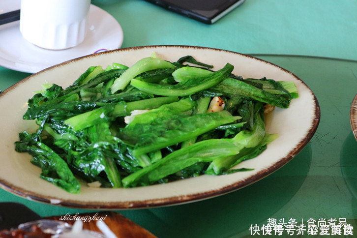 香麦菜|和爸妈去郊区吃农家菜，看见土灶有说不出的亲切感，饭菜也合胃口