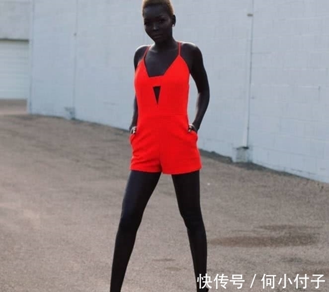 nyakim@世界上最美的黑人女子,让人惊奇不已,人称黑“皇后”