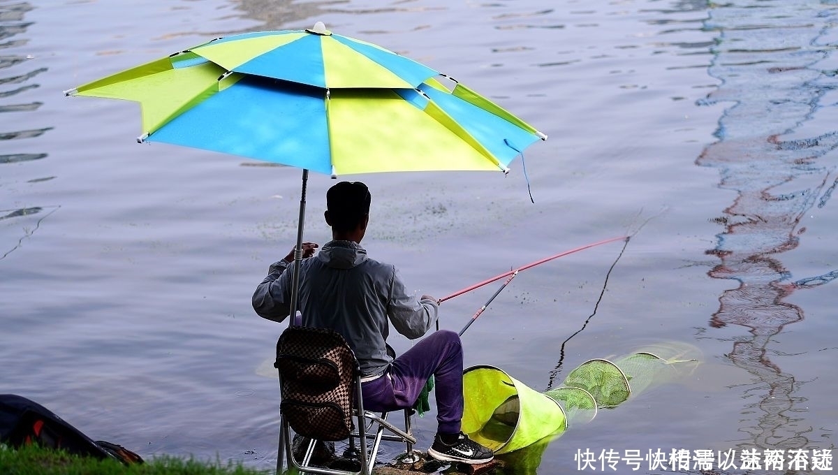 钓鲫鱼：搓饵改为拉饵，有人讲需要上推浮漂10CM，有毛病吗？