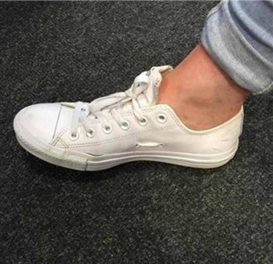 凳子上的圆洞到底是干嘛用的?透气用的吗?真相竟然令我大吃一惊~