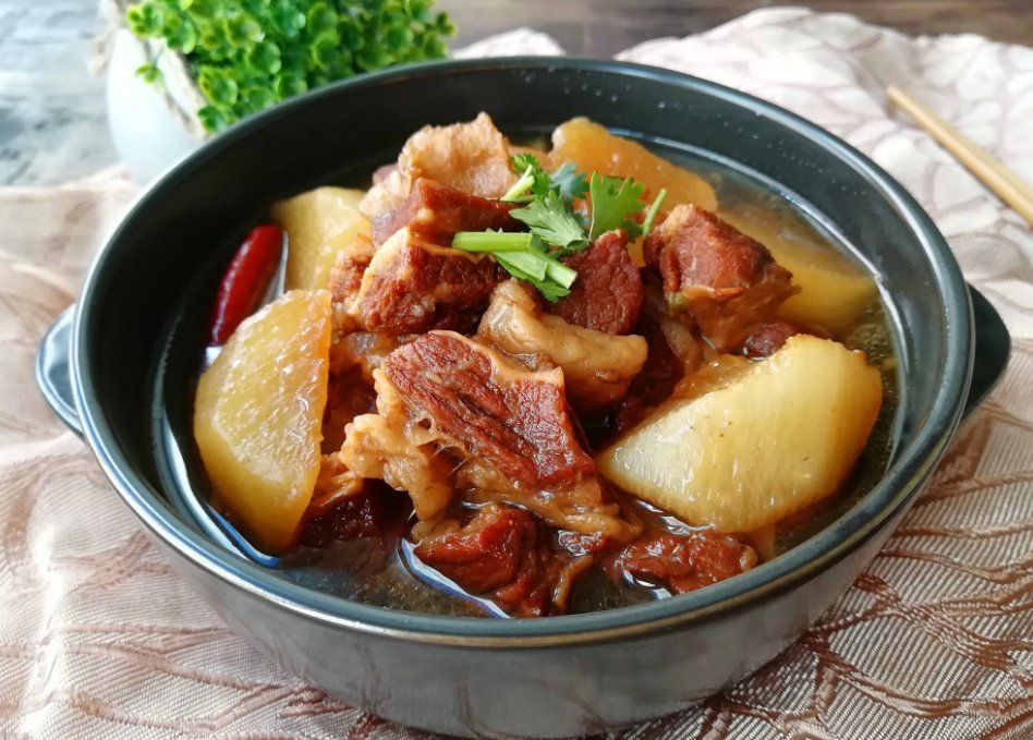 冬天可以不吃肉,但不能不吃白萝卜,营养又美味