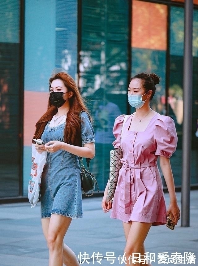美好的时光|街拍:小心机女孩的穿搭技巧,她们的穿搭有着独特魅力和个性特征