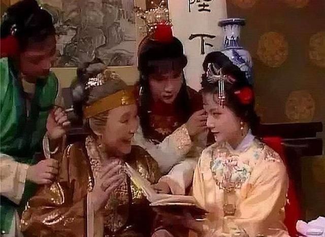 红楼梦|红楼梦难怪宝钗在贾府如此简朴,你看她安的什么心、在效仿谁