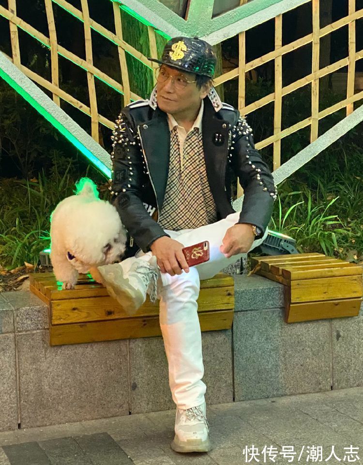 运动风 等我退休了，也要跟上海爷爷学穿搭！不穿老年装，比年轻人还时髦