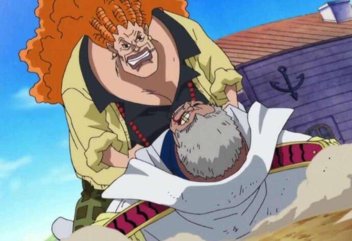 路飞|海贼王:卡普最丢脸的5次战斗,打爆他的人有4个菜鸟