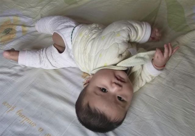 儿科医生|还相信“三翻六坐九爬”?医生:别耽误孩子正常发育