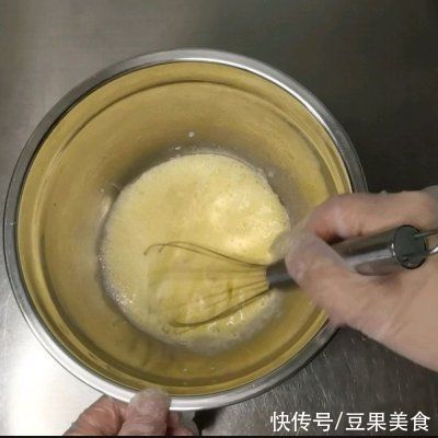 超经典的媲美戚风的黑米糕在家也能做