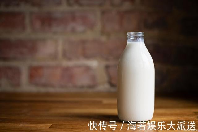 宝妈|小男孩坚持喝牛奶2年,身高只有110cm,医生喝奶的时间点不对