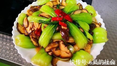 青菜|炒青菜时要牢记“5要点”,炒的青菜叶子翠绿不发黄,又脆又好吃