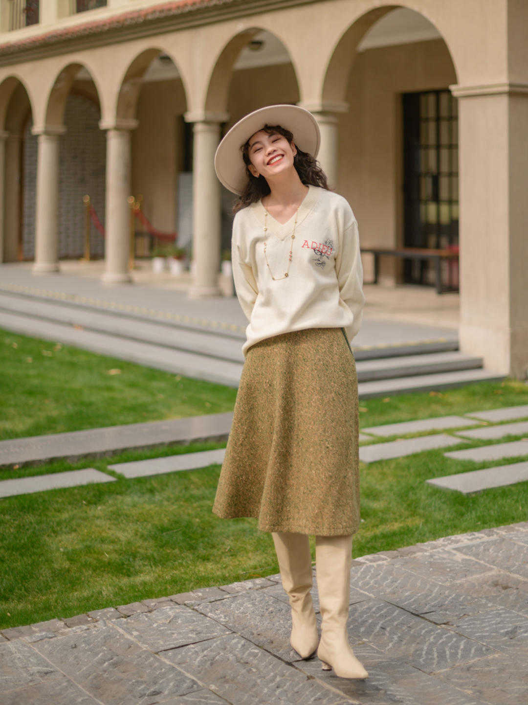 运动鞋|又是一个毛衣的季节,微胖女孩又能很美,拒绝土气就这样穿搭,