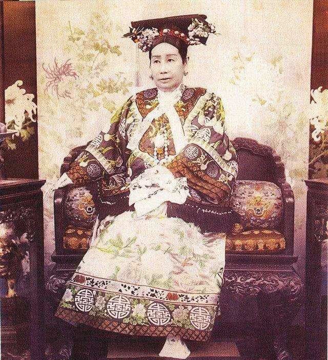 裕容龄|中国芭蕾第一人:曾是慈禧最爱的女官,23岁嫁给少将,活了84岁