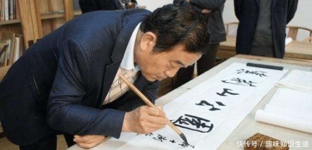 描字$书协主席苏士澍“描字”被批,书写为什么要描,为什么不能描