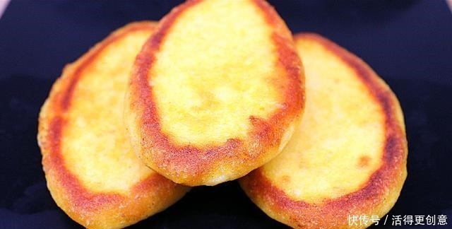 饼子|玉米面不要只做窝窝头了，试试这样做，连挑食的人也能吃2个