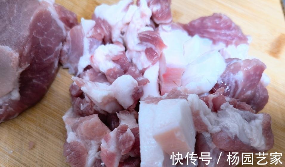 寒露后，这碱性菜吃它正当季，和猪肉是一对，简单一炒营养美味