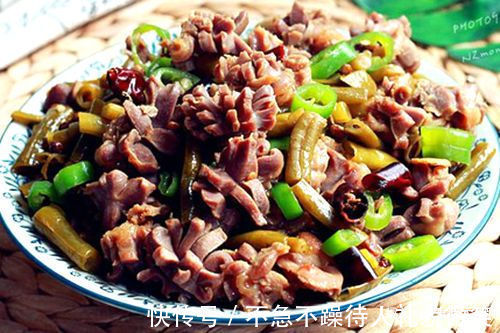 端上桌大人孩子都爱吃的家常菜,营养又好吃,特别开胃下饭!