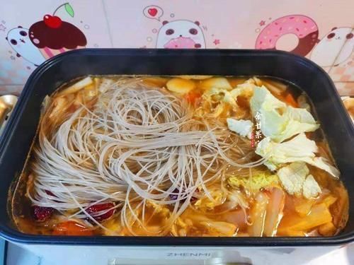 粉条|三人午餐,炖一锅家常菜肴,有荤有素有粗粮,连米饭也省下了