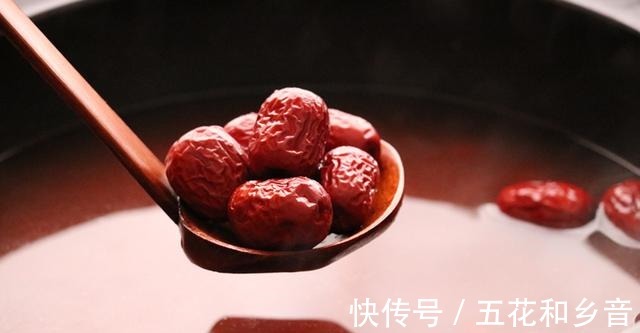 真红糖|50岁姑姑女人秋天要常喝这汤，美味又营养，面如桃花好入秋！